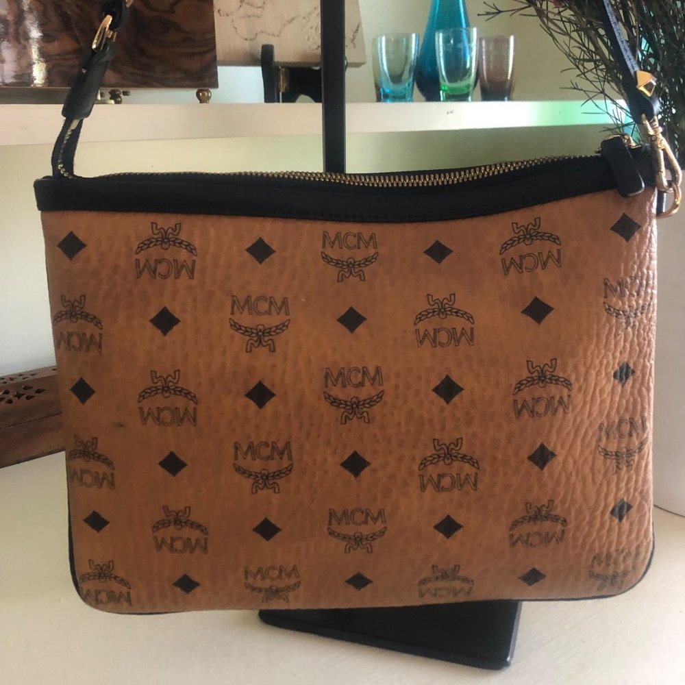 MCM Authentic Zip Pouch Viesto Wristlet In Cognac - Picture 4 of 13